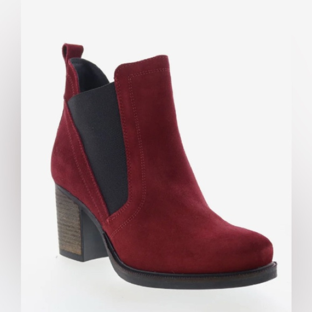 Bo’s & Co. Wine Suede Ankle Boots w/ Stacked Black Heel - Size 38 (US 7.5/8)